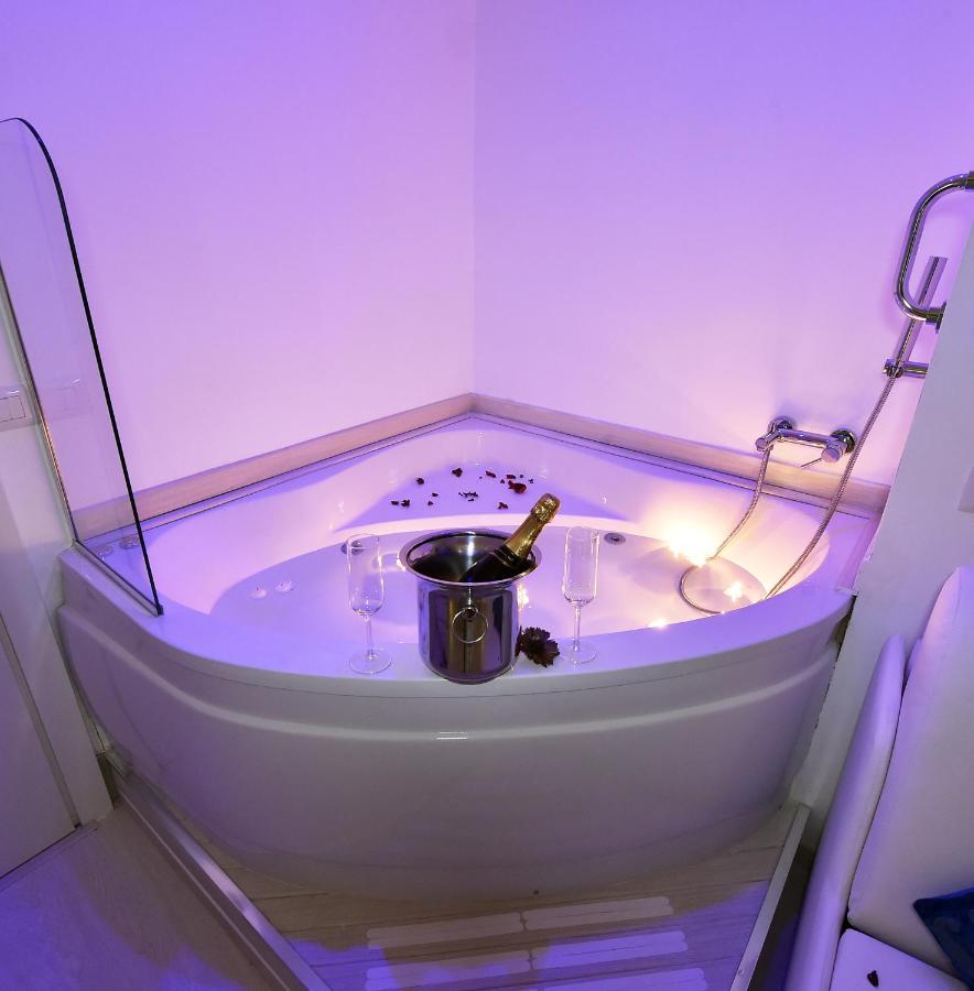 Maschio Angioino Suite Naples Exterior photo