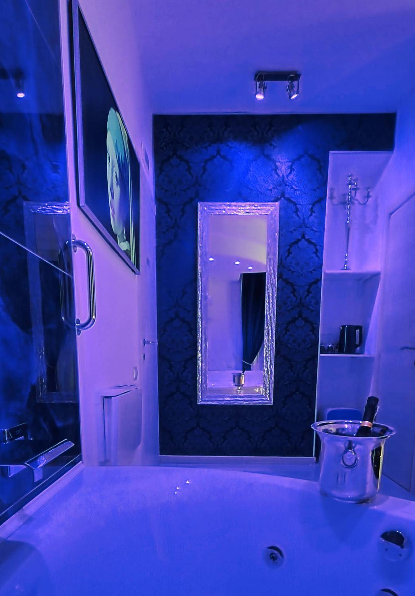 Maschio Angioino Suite Naples Exterior photo